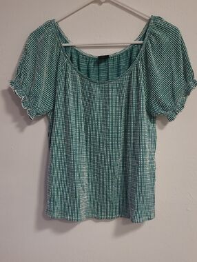 W5 Green/White Puff Sleeve Top